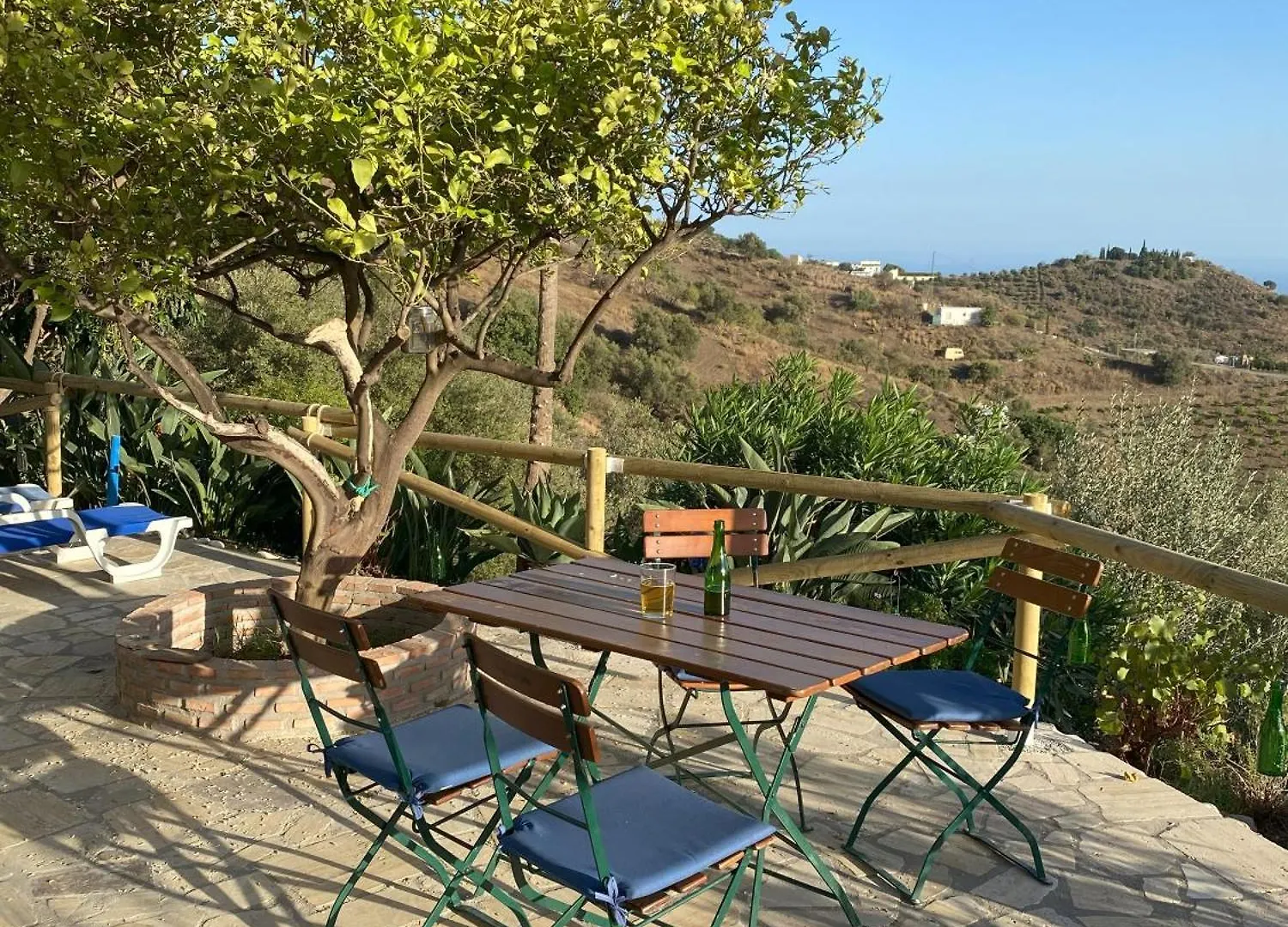 Holiday home Casa Feliz Villa Iznate Spain